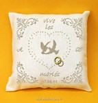 Coussin vive les maries blanc